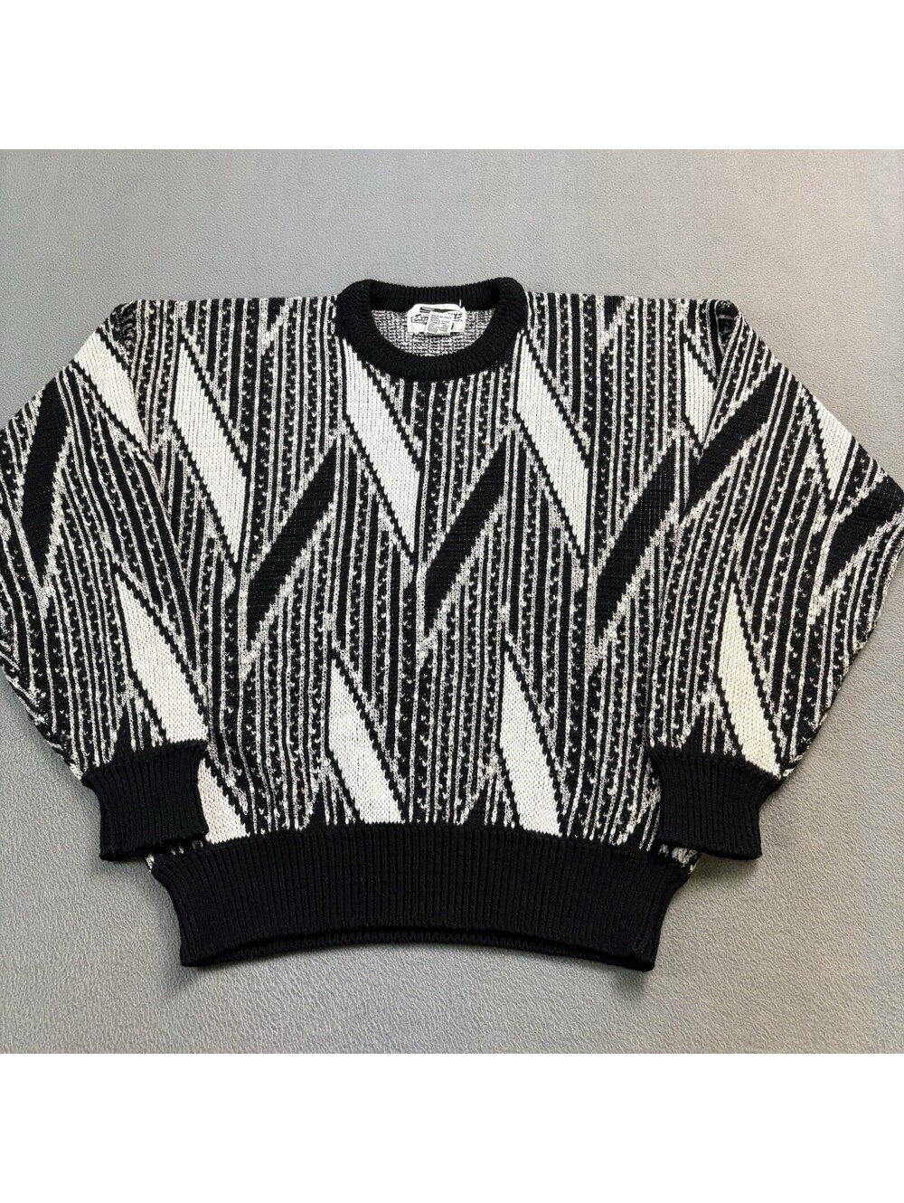 Vintage Expressions Patterned Sweater Large (Fits A Bit Smaller) Black White